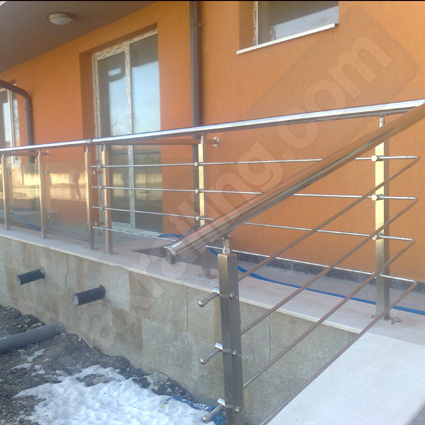 Парапет за стълби